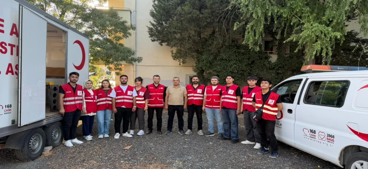 KIZILAY GENÇLERİNDEN 15 TEMMUZ'DA ANLAMLI VEFA NÖBETİ