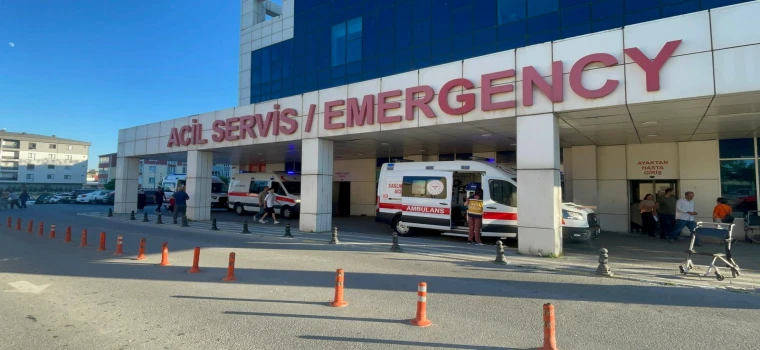 İnşaatta çalışırken 5 metreden düştü