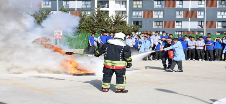 ÇOSB İtfaiyesinden öğrencilere yangın eğitimi