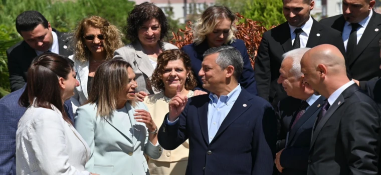 ÖZGÜR ÖZEL TEKİRDAĞ’DA: ÇORLU’DA YOĞUN İLGİ