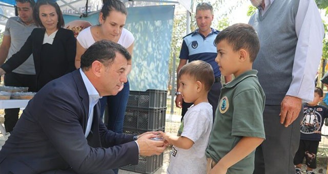 NAMAZ SONRASI CAMİLERDE AŞURE DAĞITILDI