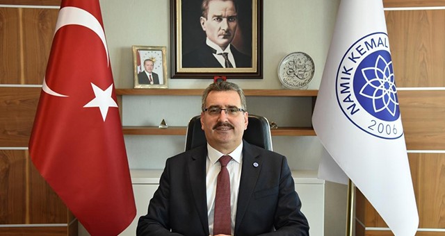 REKTÖR ŞAHİN: “SAVAŞLAR, İNSANLARIN RUHLARINDA İYİLEŞMESİ GÜÇ YARALAR AÇAR”