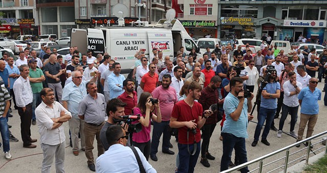 SARAY’DA, BELEDİYE PROTESTO EDİLDİ