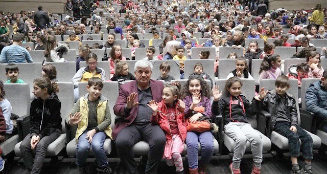 ‘’MEVSİMİNİ ARAYAN KAPRUZ’’ ÖĞRENCİLERLE BULUŞTU