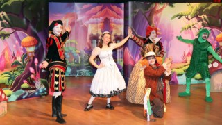 ATATÜRK KÜLTÜR MERKEZİ’NDE İLK ÇOCUK TİYATROSU SAHNELENDİ