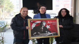 BAŞKAN DÖNMEZ’E EN ANLAMLI HEDİYE