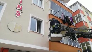 YEMEĞİ OCAKTA UNUTUNCA YANGIN ÇIKTI SANDILAR