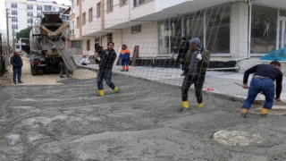 ÇELEBİ SOKAK’TA DEMİRLİ BETON YOL YAPILDI