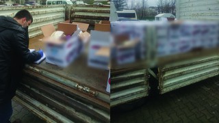 İHTİYAÇ SAHİPLERİNE DAĞITILACAK KOLİLERE SON TÜKETİM TARİHİ GEÇMİŞ ÜRÜN YERLEŞTİRDİLER