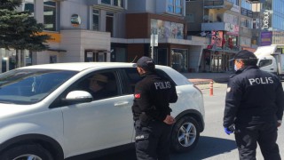 POLİS EKİPLERİNDEN SOKAĞA ÇIKMA YASAĞI DENETİMİ