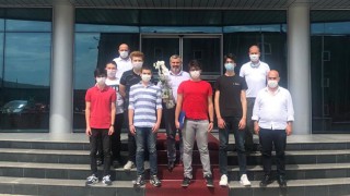 AHMET ÇETİN ÖĞRENCİLERİN PROJESİNE SPONSOR OLDU