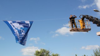 ERZURUMSPOR’UN DEV BAYRAĞI ASILDI