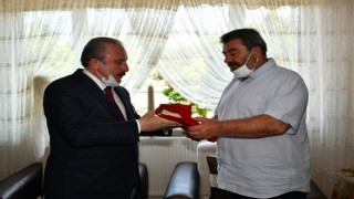 MECLİS BAŞKANI ŞENTOP ŞEHİT AİLESİNİ ZİYARET ETTİ