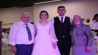 DİLLERE DESTAN DÜĞÜNLE DÜNYAEVİNE GİRDİLER