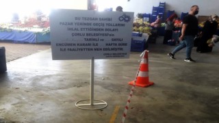 USÜLSÜZ SATIŞ YAPAN ESNAFLARIN TEZGAHLARI KAPATILDI