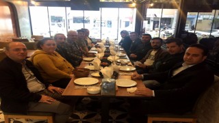 AK PARTİ’DEN BASIN MENSUPLARINA JEST