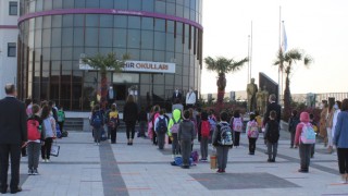 BAŞAKŞEHİR OKULLARI ÖĞRENCİLERİNE KAVUŞMANIN MUTLULUĞUNU YAŞIYOR