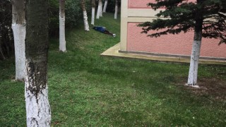 POLİSTEN KAÇARKEN 3’ÜNCÜ KATTAN ATLADI