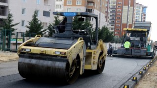 AKAN SOKAK SICAK ASFALT İLE KAPLANIYOR