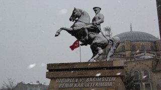 ÇERKEZKÖY, BEYAZ ÖRTÜ İLE KAPLANDI
