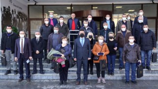 EMEKLİYE AYRILAN PERSONELE PLAKET TAKDİM EDİLDİ