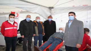 KAN BAĞIŞI KAMPANYASINA, YAĞAN YAĞMURA RAĞMEN YÜKSEK KATILIM