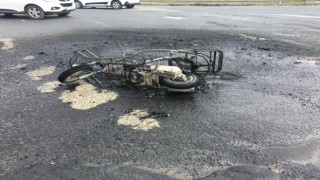 YOLUN ORTASINDA ALEV ALEV YANDI