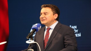 BABACAN: “KURALA UYMADI DİYE VATANDAŞI FIRÇALAYANLAR, HİÇBİR KURALA UYMUYORLAR”