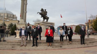 DÖNMEZ: “ATAMIZIN ANITINA ÇELENK KOYMAMIZ ENGELLENDİ”