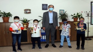 SATRANÇ TURNUVASI’NIN KAZANANLARI BELLİ OLDU