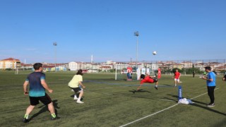 AYAK TENİSİ TURNUVASI BAŞLADI