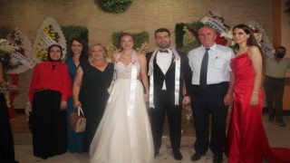 DİLLERE DESTAN DÜĞÜNLE EVLENDİLER