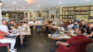 İŞBİLİR; “CEK’Lİ CAK’LI VAATLERLE ZAMAN BOŞA TÜKETİLİYOR”