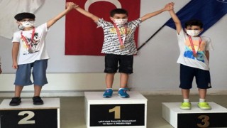 SATRANÇ SPORCULARI BAŞARIYA DOYMUYOR