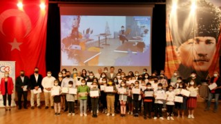 BAŞARILI KURSİYERLERE SERTİFİKALARI VERİLDİ