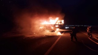 SEYİR HALİNDE İKEN ALEV ALEV YANDI