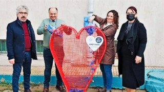 KENT KONSEYİ OKULLARA PLASTİK KAPAK KUMBARASI DAĞITIYOR