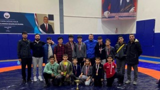 GÜREŞ TAKIMI KIRKLARELİ’NDEN MADALYALARLA DÖNDÜ