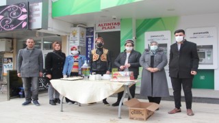 OSMANLI ŞERBETİ VE LOKUM DAĞITILDI