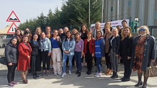 CHP’Lİ KADINLARDAN GREVDE OLAN İŞÇİLERE DESTEK