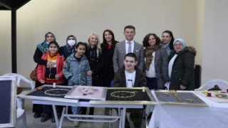 EL EMEĞİ ÜRÜNLER HÜNERLİ ELLER ÇARŞISINDA SERGİLENDİ