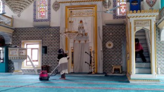 SÜLEYMANPAŞA BELEDİYESİNDEN CAMİLERDE TEMİZLİK HİZMETİ