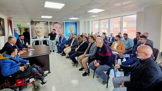 AK PARTİ, BİRİNCİ GÜN BAYRAMLAŞTI