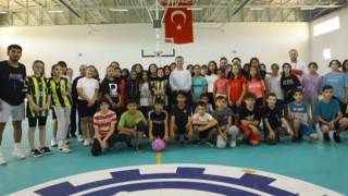BAŞKAN ÇETİN, YAZ SPOR KURSLARI ÖĞRENCİLERİNİ ZİYARET ETTİ