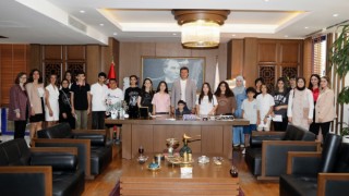 BAŞARILI ÖĞRENCİLERDEN BAŞKANI AKAY’A ZİYARET