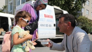 BAŞKAN ÇETİN, VATANDAŞLARA AŞURE DAĞITTI