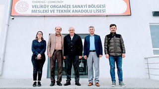 AK PARTİ’DEN ÖĞRETMENLER GÜNÜ ZİYARETİ