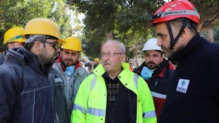 KADİR ALBAYRAK DEPREM BÖLGESİNDE İNCELEMEDE BULUNDU