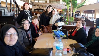 GÜLİZ AKAY, ŞEHİT VE GAZİ AİLELERİNİ AĞIRLADI