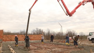 SOKAK HAYVANLARININ YENİ YUVASI YÜKSELİYOR